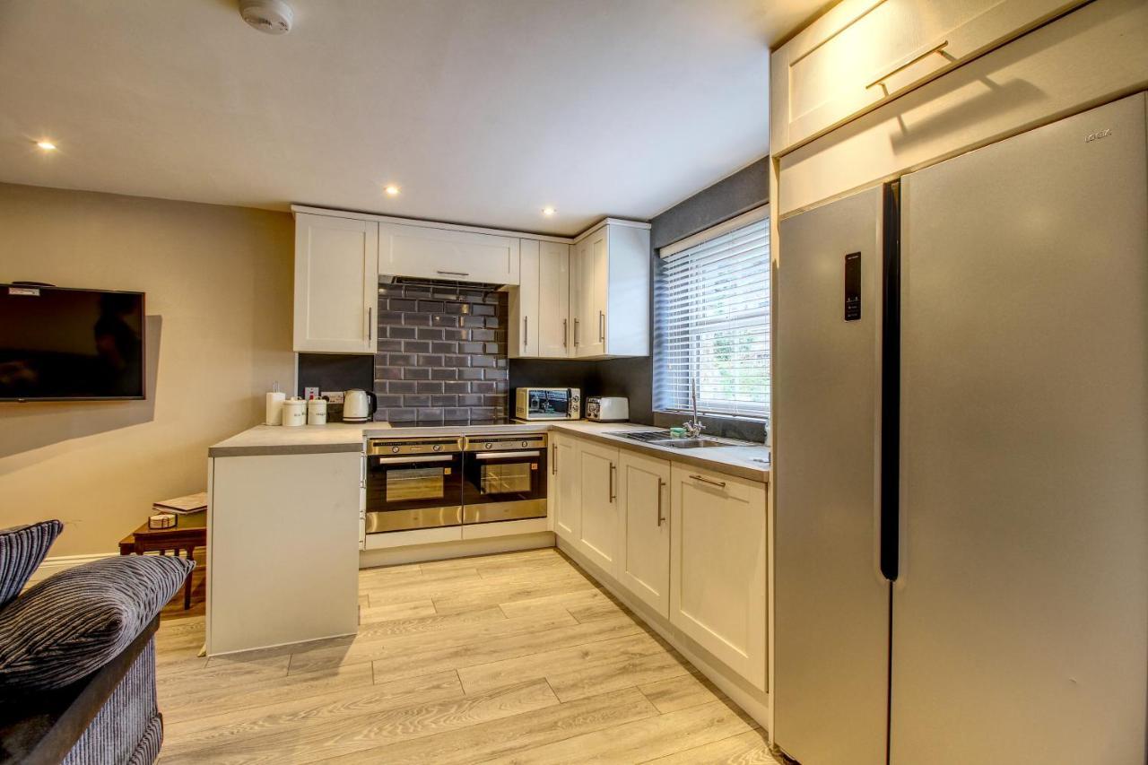 6 Dbl Bed, Central Huddersfield House Inc Parking Екстер'єр фото